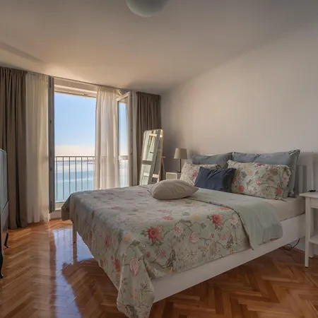 Vibes With Balcony And Spectacular View * ポレッチ