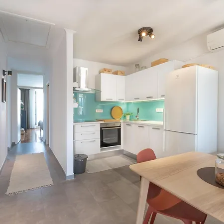 Vibes With Balcony And Spectacular View Apartment Porec