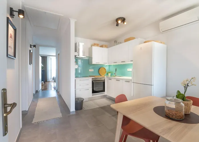 Vibes With Balcony And Spectacular View Apartment Poreč